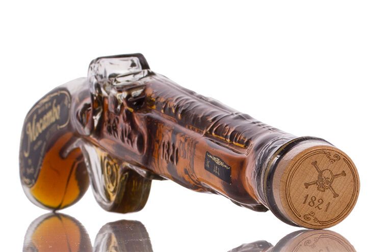 Mocambo Anejo 10 YO Pistol Rum 40% vol. 0,20l Mocambo Anejo 10 YO Pistol Rum 40% vol. 0,20l